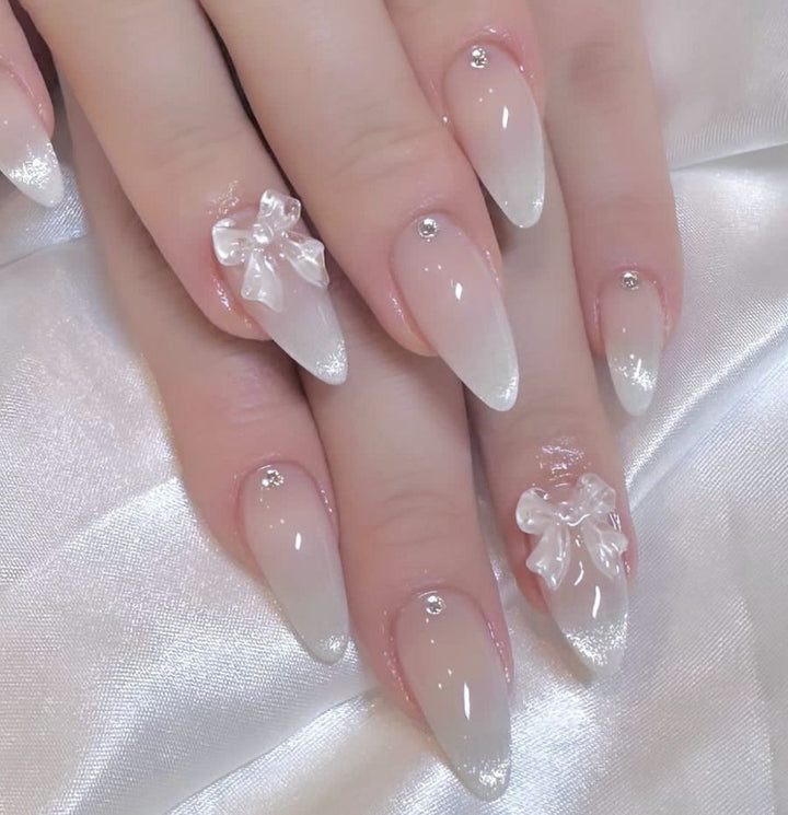 Decorative Heart Design Press-On Nails Bowlift