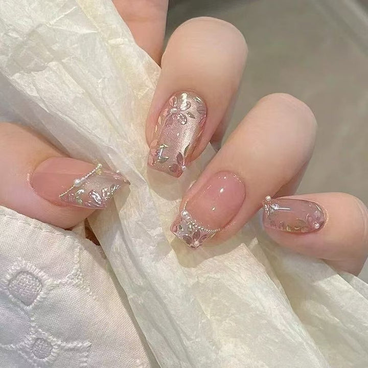 Artificial Nail Set with Floral Accents Bowlift