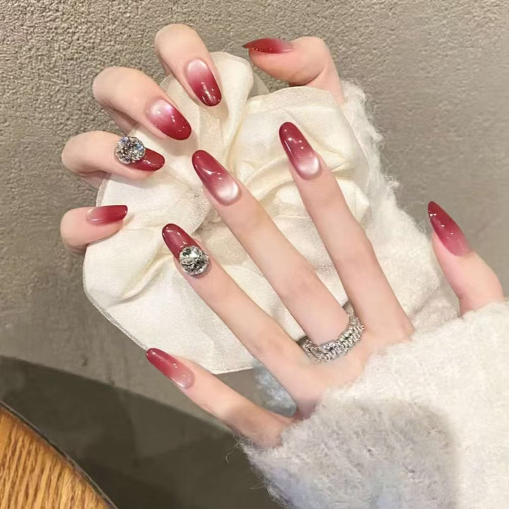 Glamorous Nail Makeup Bowlift