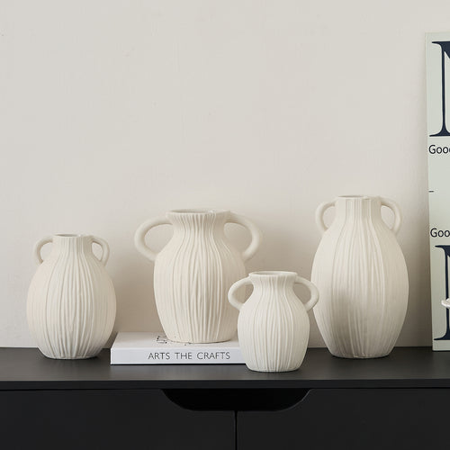 Decorative ceramic vase with artistic ribbed pattern Bowlift