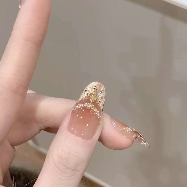 Glamorous Nail Art Bowlift