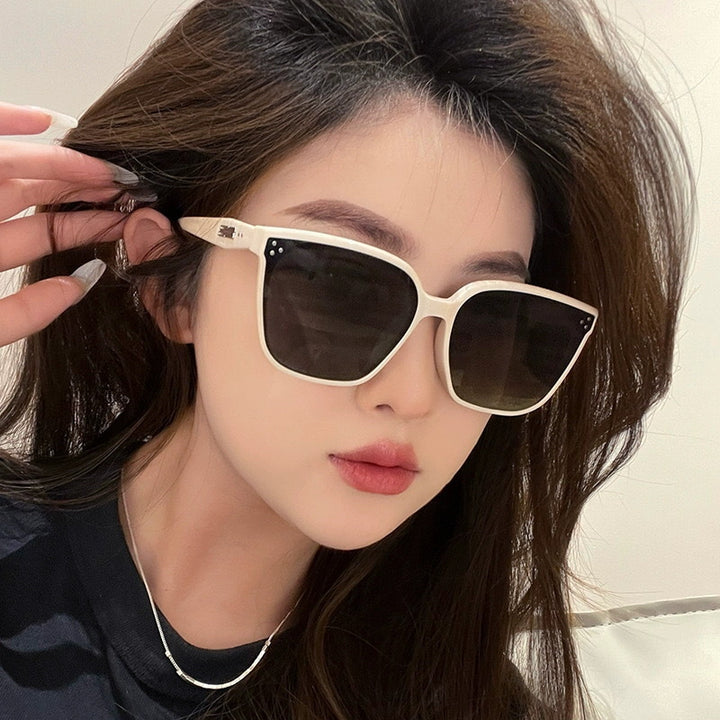 Women's fashionable oversized sunglasses in retro style Bowlift
