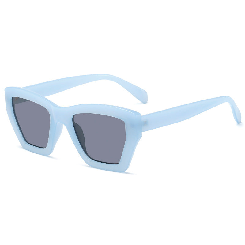 Ladies trendy sunglasses in modern geometric design Bowlift