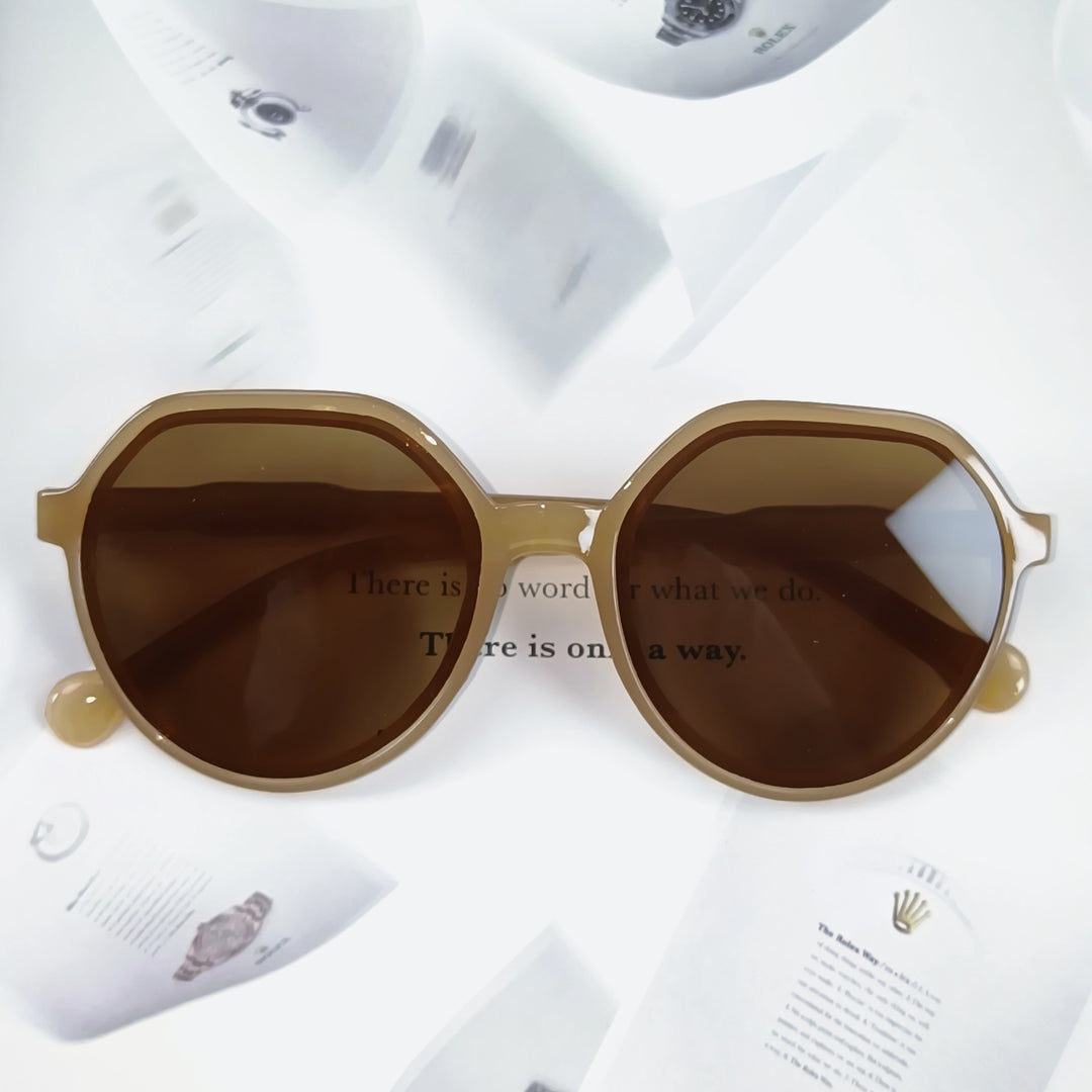 Women’s Geometric Sunglasses with Extravagant Accent Bowlift