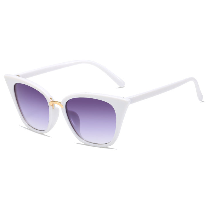 Ladies fashionable sunglasses with striking design Bowlift