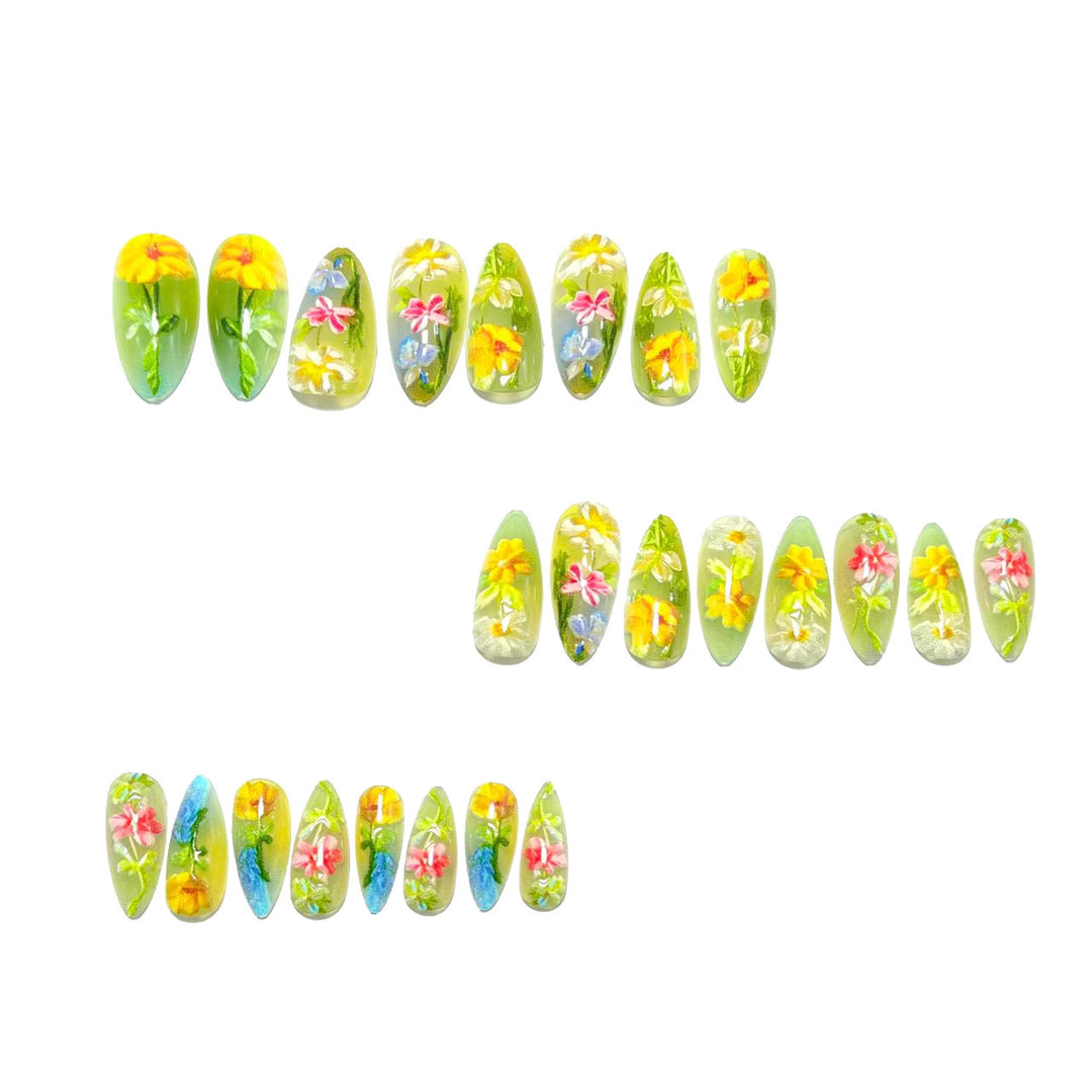 Artificial nail with cheerful floral design Bowlift