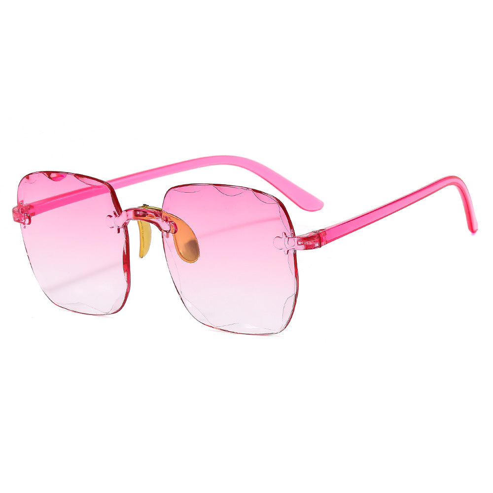 Ladies oversized sunglasses with unique design elements Bowlift