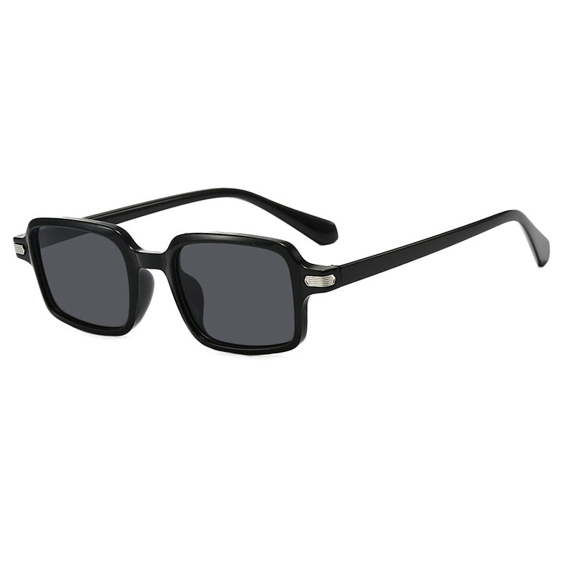 Women square sunglasses with protective UV filter and sturdy frame Bowlift