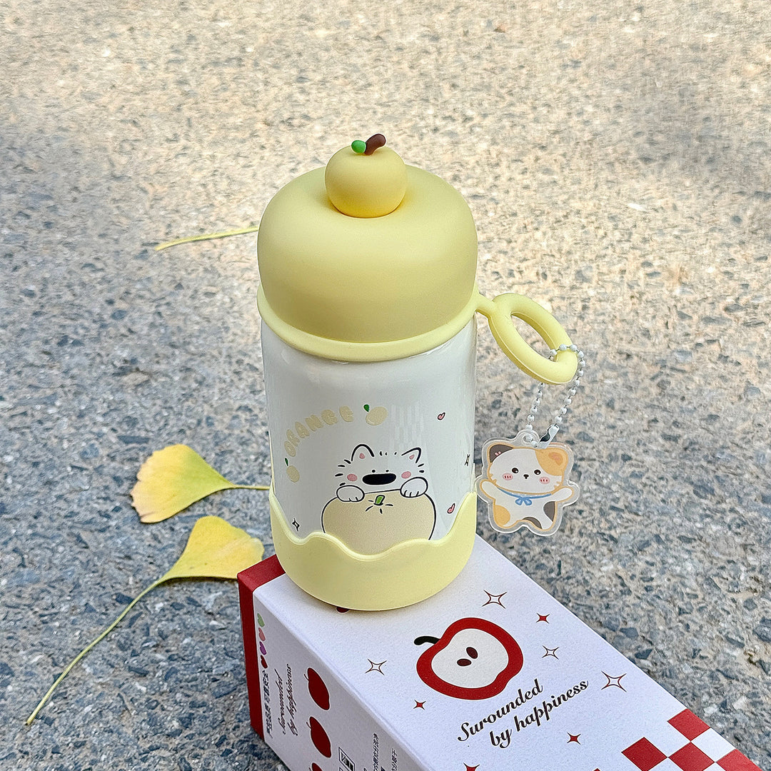 Women's water bottle with interactive fruit lid Bowlift