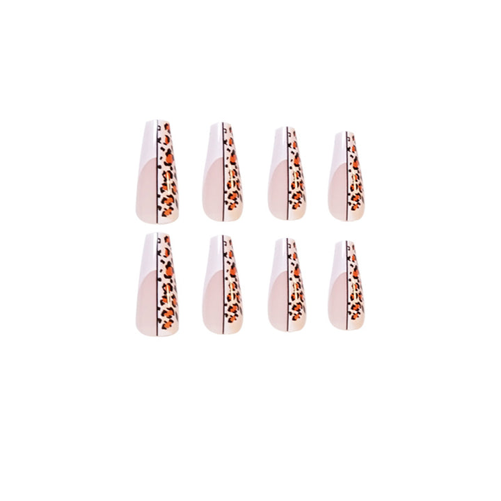 Artful nail extensions in modern leopard design Bowlift