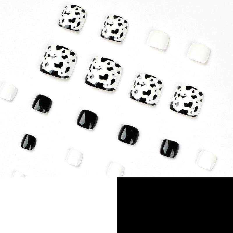 Artful toenail extensions with modern animal pattern Bowlift