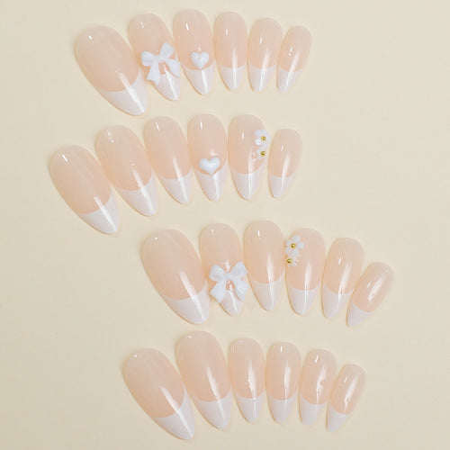 Artificial nail tips with playful 3D decorations Bowlift