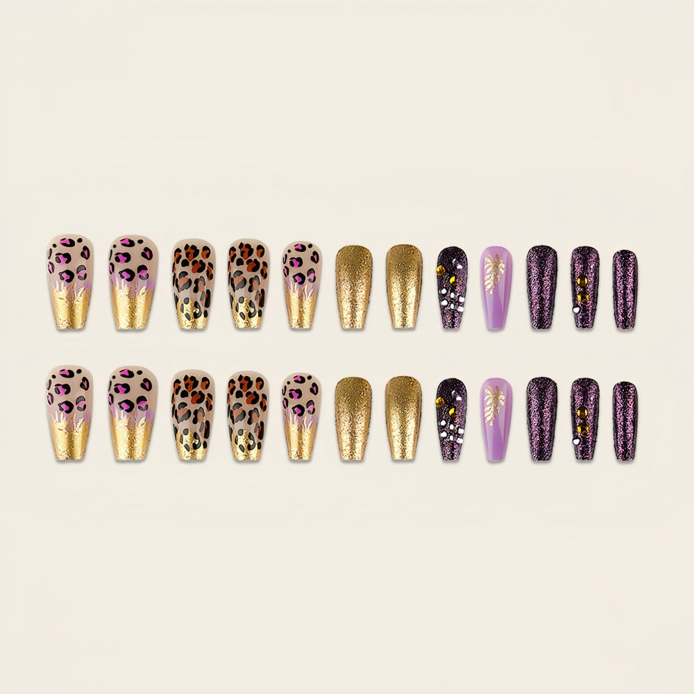 Artificial nails in stylish leopard design with luxurious glitter accents Bowlift