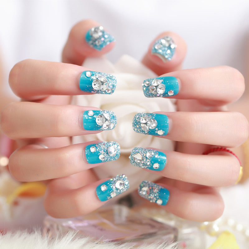 Artificial nails with delicate floral decorations Bowlift