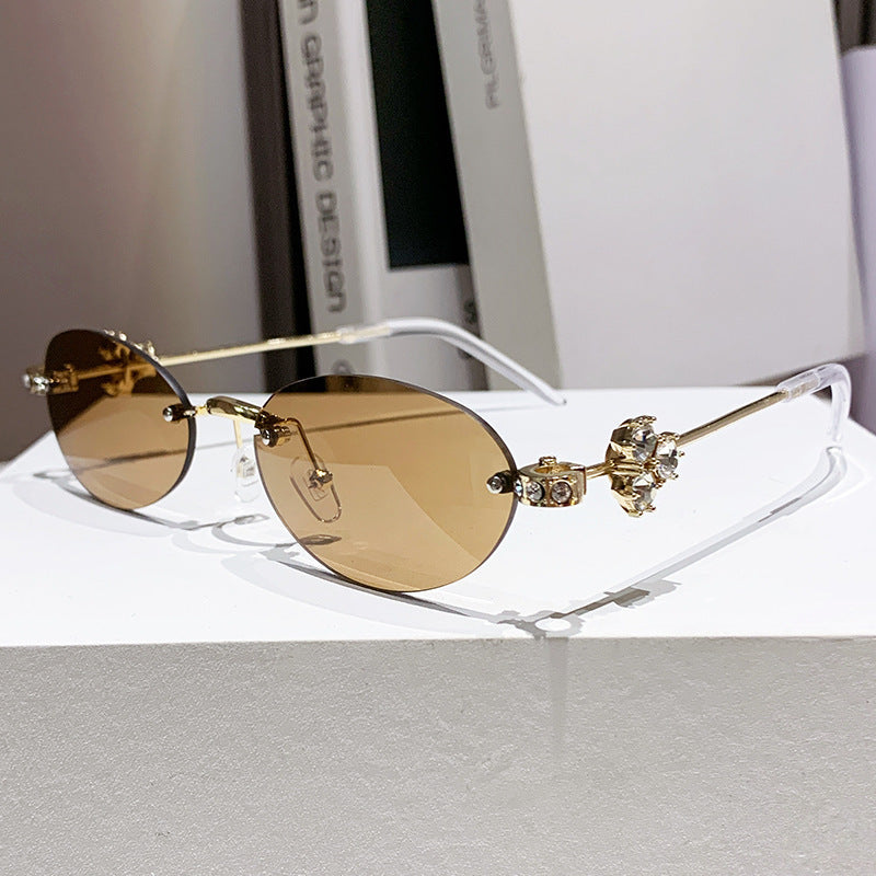 Ladies elegant sunglasses with geometric frame Bowlift