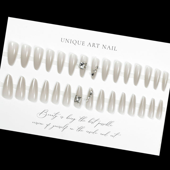 Glamorous Rhinestone-Embellished Press-On Nail Extensions Bowlift