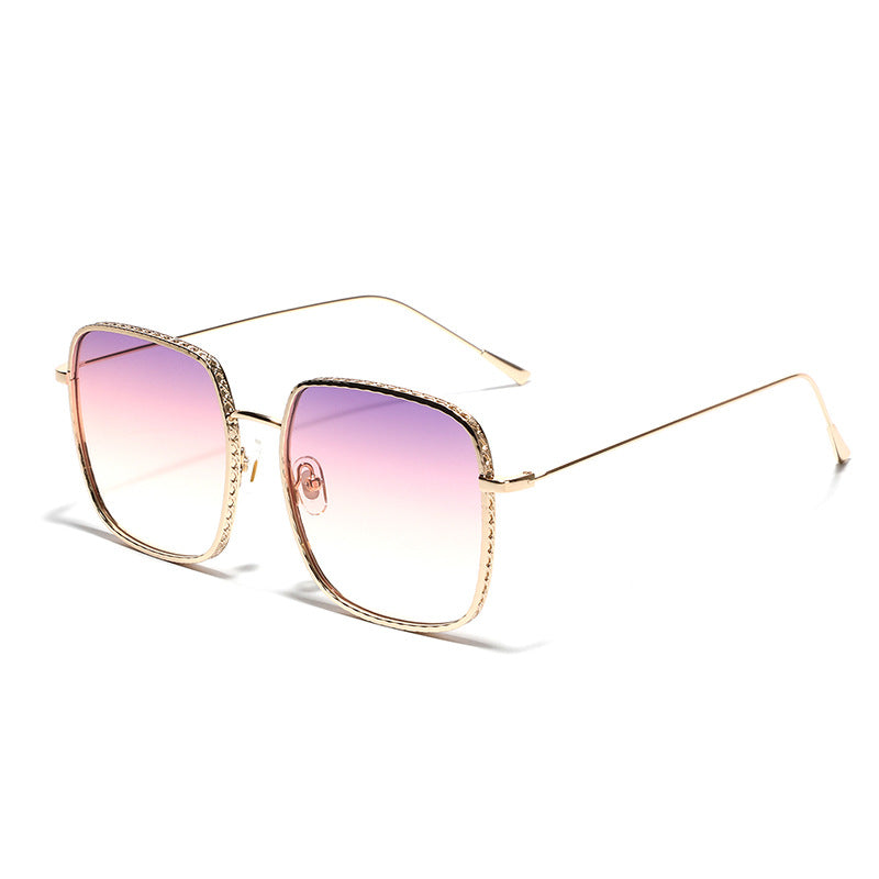 Women oversized sunglasses with elegant details Bowlift