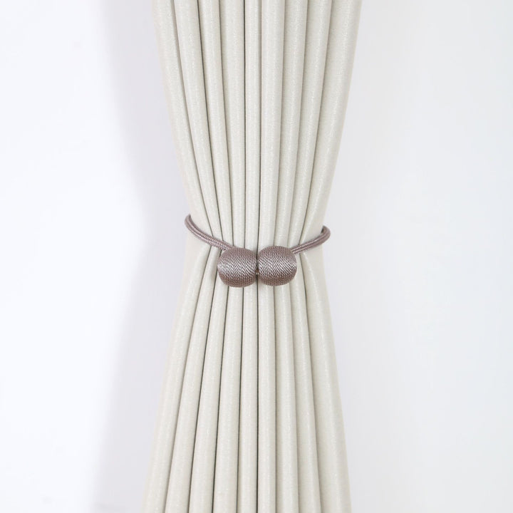 Decorative curtain tieback Bowlift