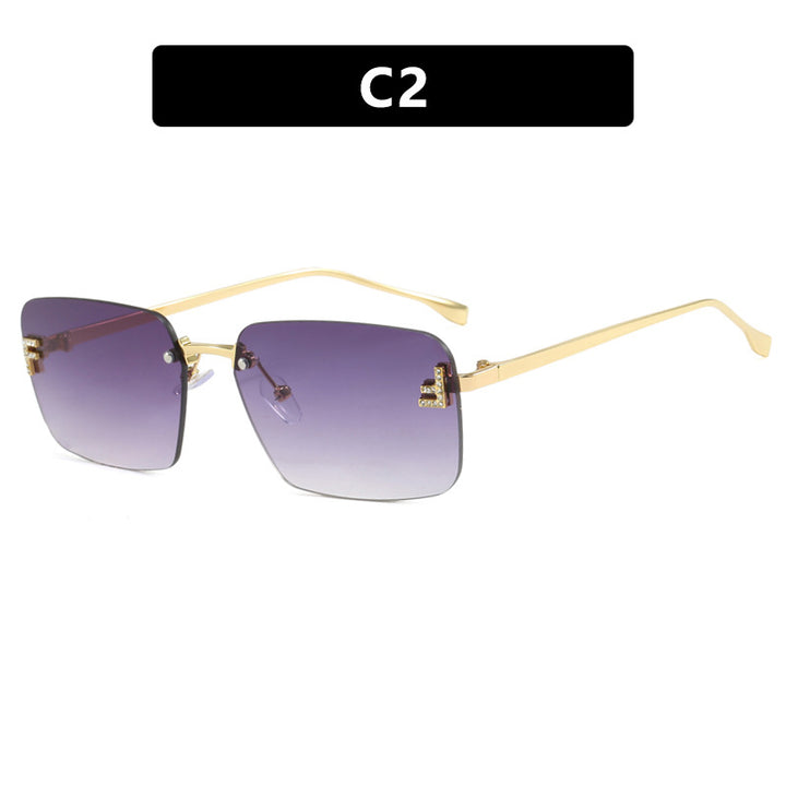 Ladies square sunglasses with elegant golden frame and stylish lenses Bowlift