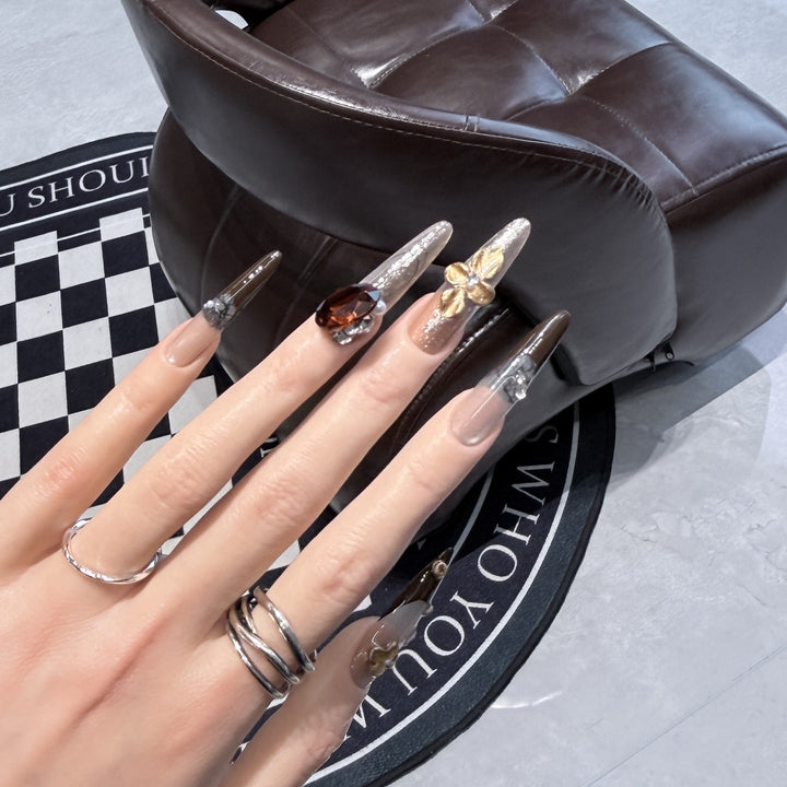 Elegant Stiletto Press-On Nail Set with Glamorous Embellishments Bowlift