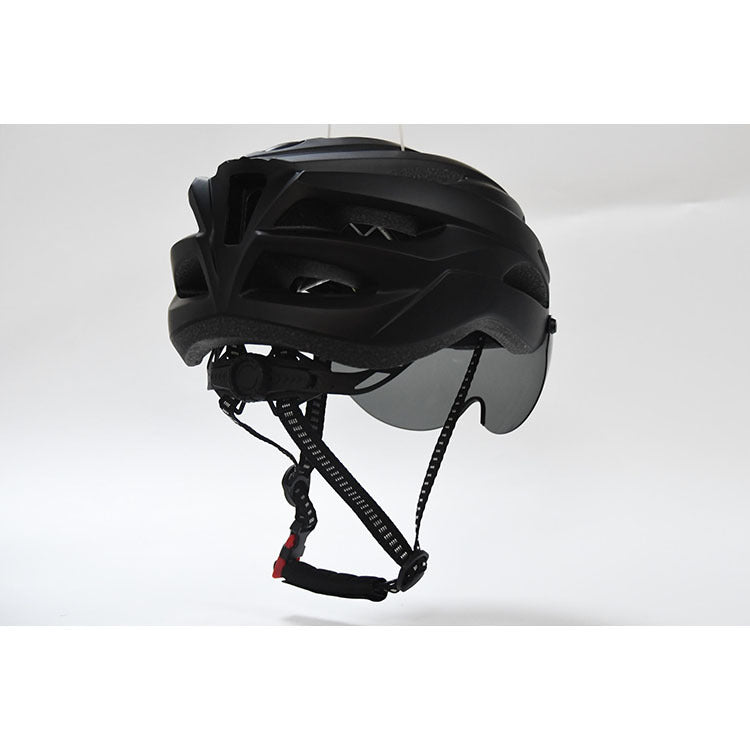 Sporty Cycling Helmet Bowlift