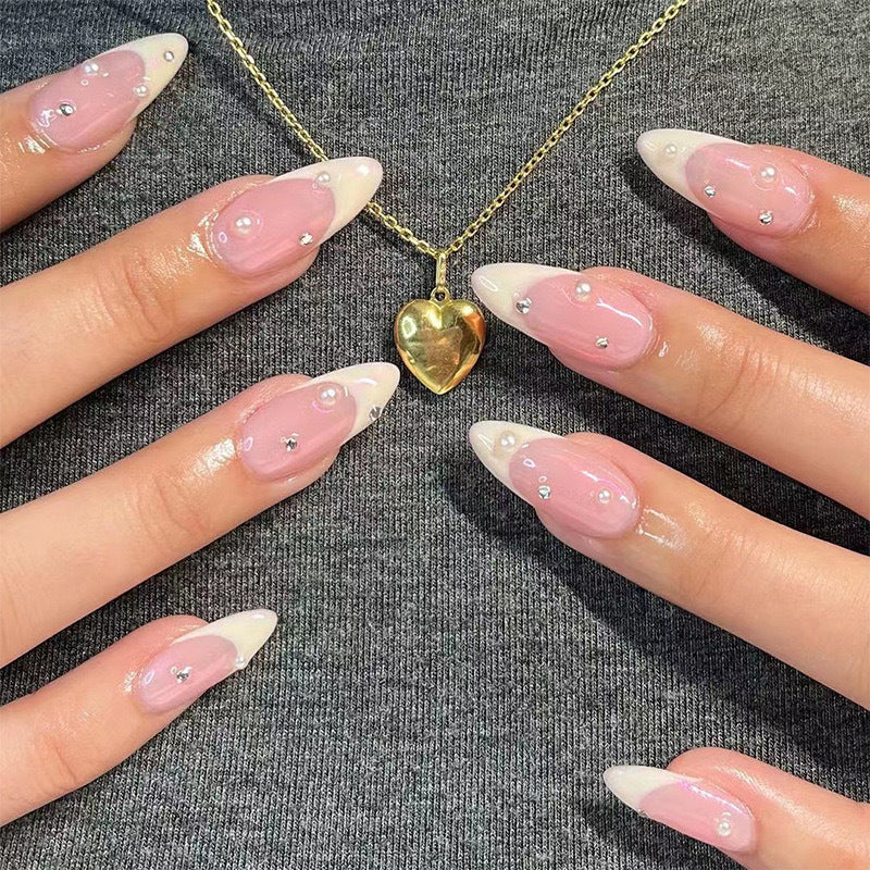 Artificial nail set with luxurious 3D accents and glitter embellishments Bowlift