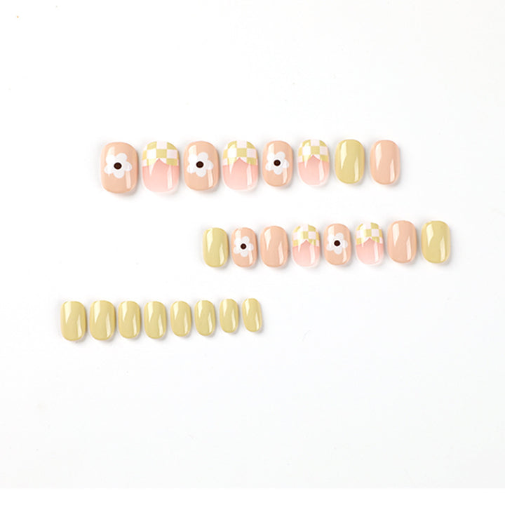 Artful nail art in modern design Bowlift