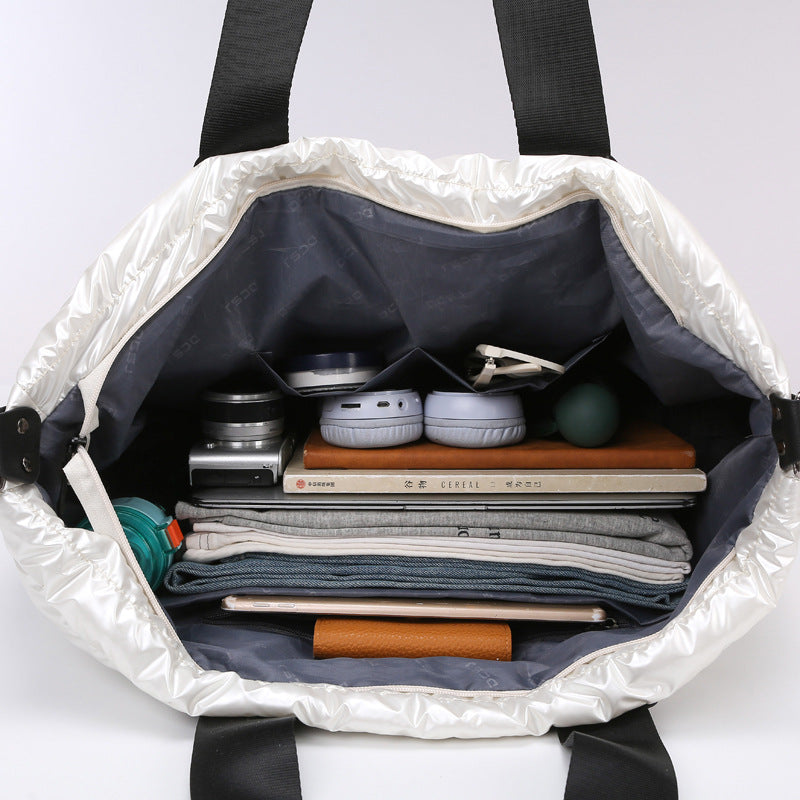 Practical Travel Bag Made of Durable Nylon Bowlift