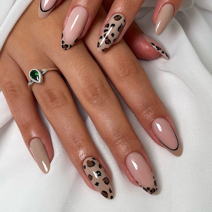 Decorative Stiletto Press-On Nail Set Bowlift