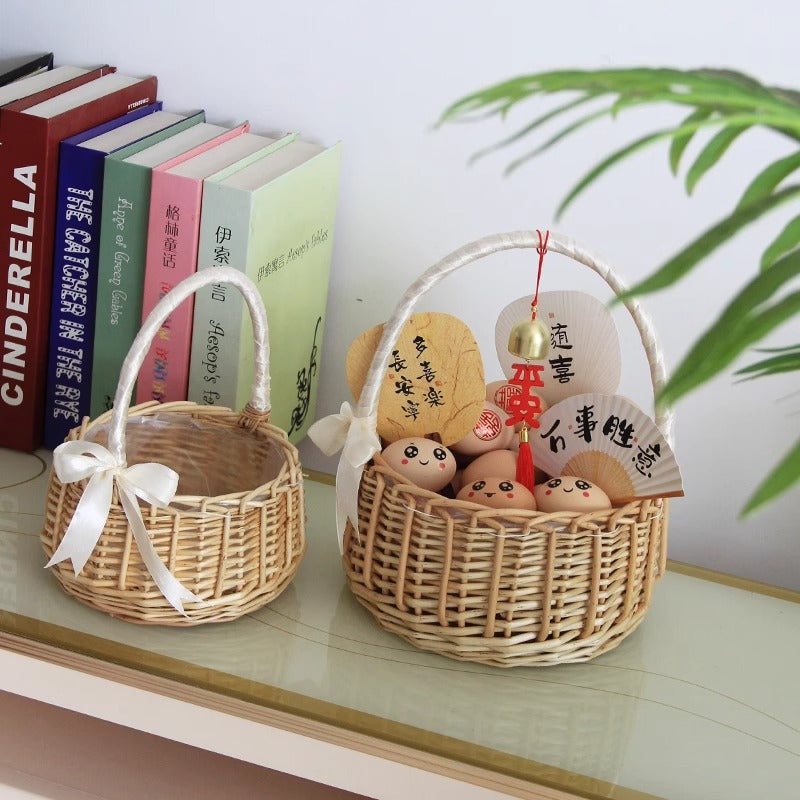 Ladies natural basket with decorative bow decoration Bowlift