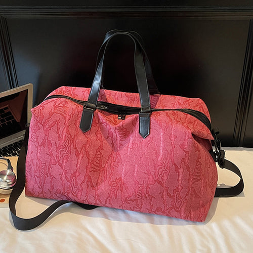 Sporty travel bag with innovative design Bowlift