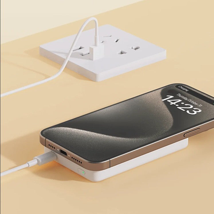 Slim Magnetic wireless portable power bank with USB-C PD pass-through Bowlift