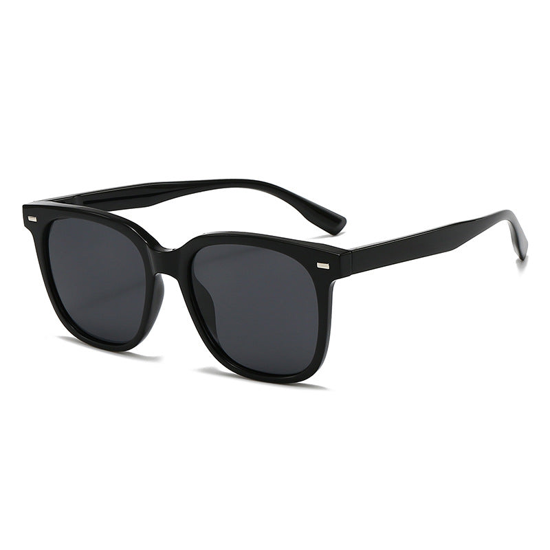 Women's fashionable sunglasses in elegant oversized design Bowlift