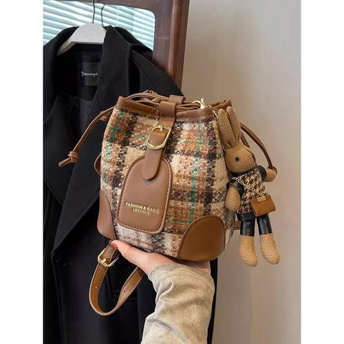 Fashionable Bucket Bag Bowlift