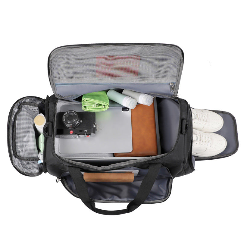 Men's Sporty Travel Bag with Robust Design Bowlift