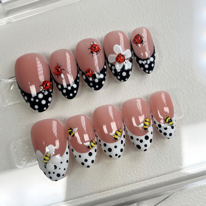Artificial nails with cheerful animal motifs Bowlift