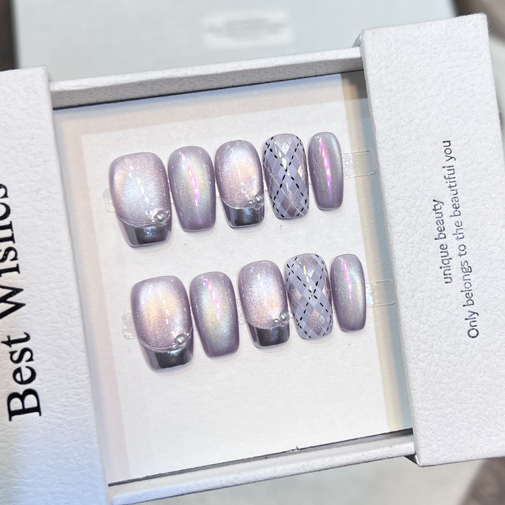 Elegant Press-On Nail Art Set with Iridescent Finish Bowlift