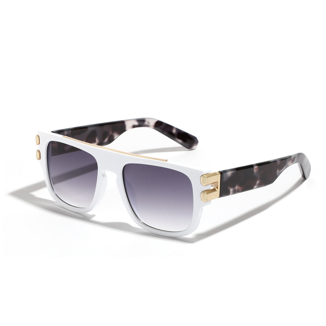 Ladies trendy oversized sunglasses with striking design Bowlift