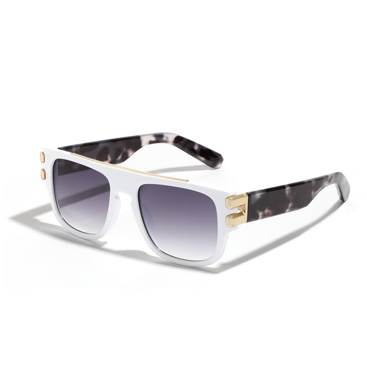 Ladies trendy oversized sunglasses with striking design Bowlift