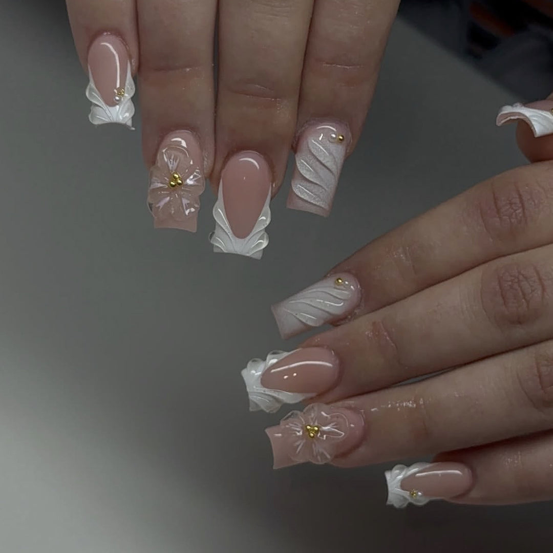 Artistic Floral Design Press-On Nails Bowlift
