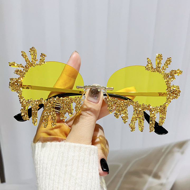 Women Extravagant Sunglasses with Sparkling Rhinestone Decorations Bowlift