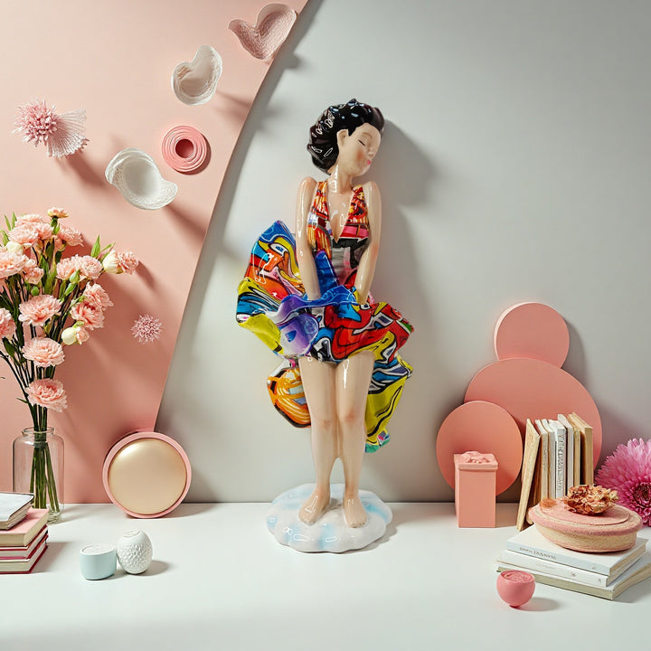 Artistic figure with beach design Bowlift