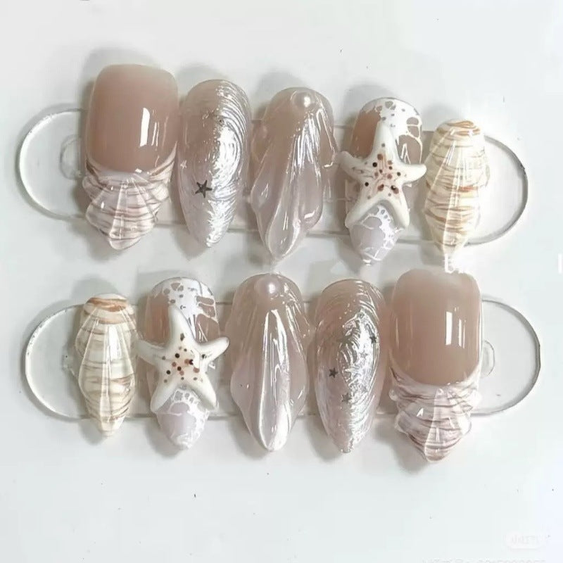 Artful Nail Design with elegant 3D motifs Bowlift