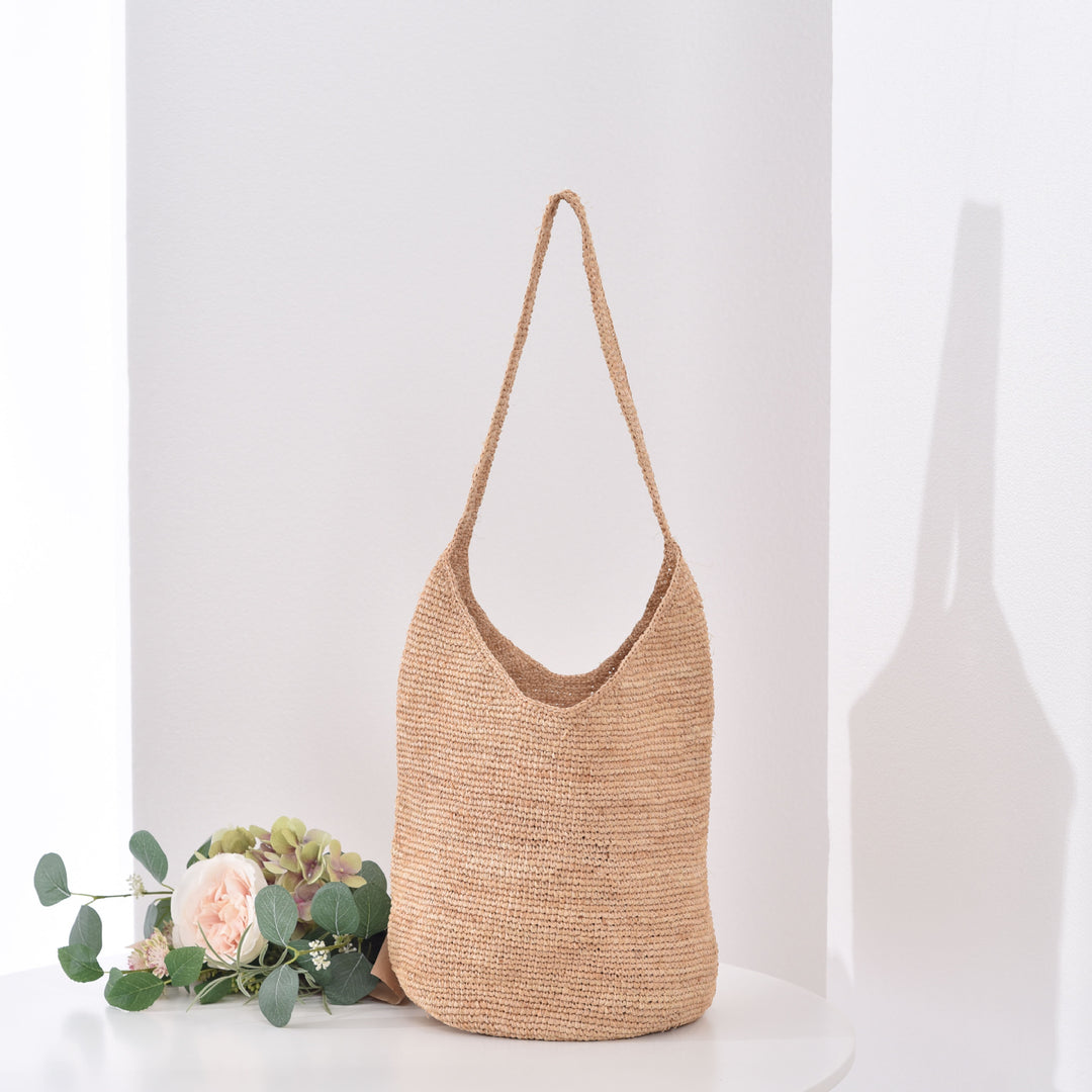 Handcrafted shoulder bag Bowlift