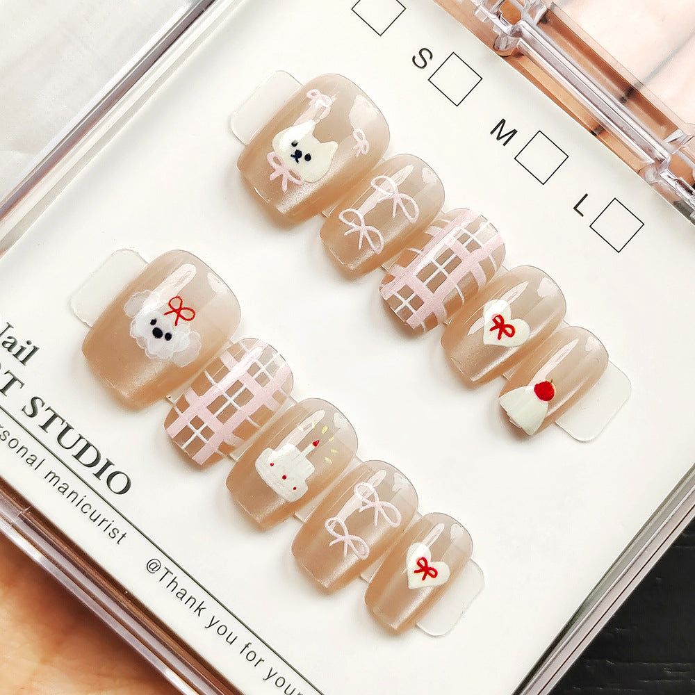 Glamorous Artificial Nails with Shimmering Design Bowlift