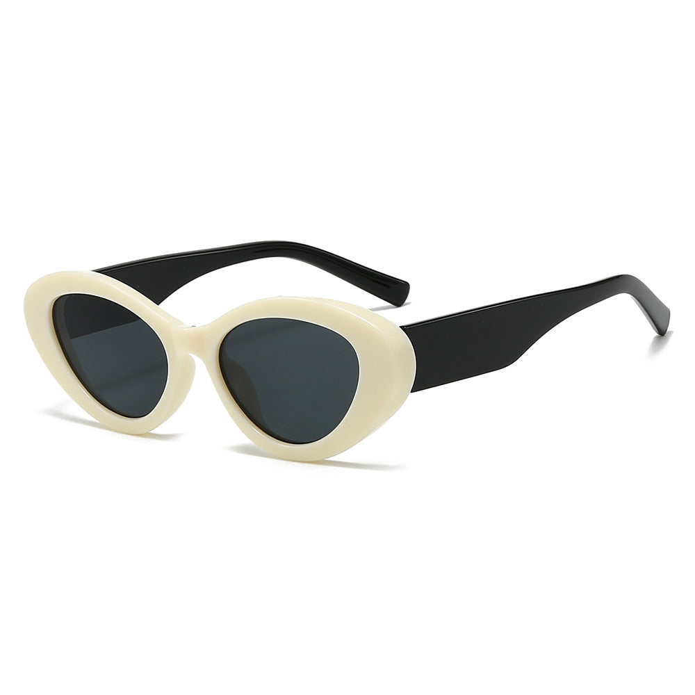 Women Elegant Sunglasses in Fashionable Design Bowlift