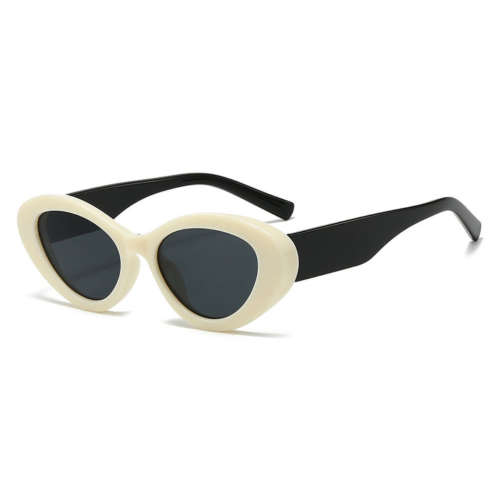 Women Elegant Sunglasses in Fashionable Design Bowlift