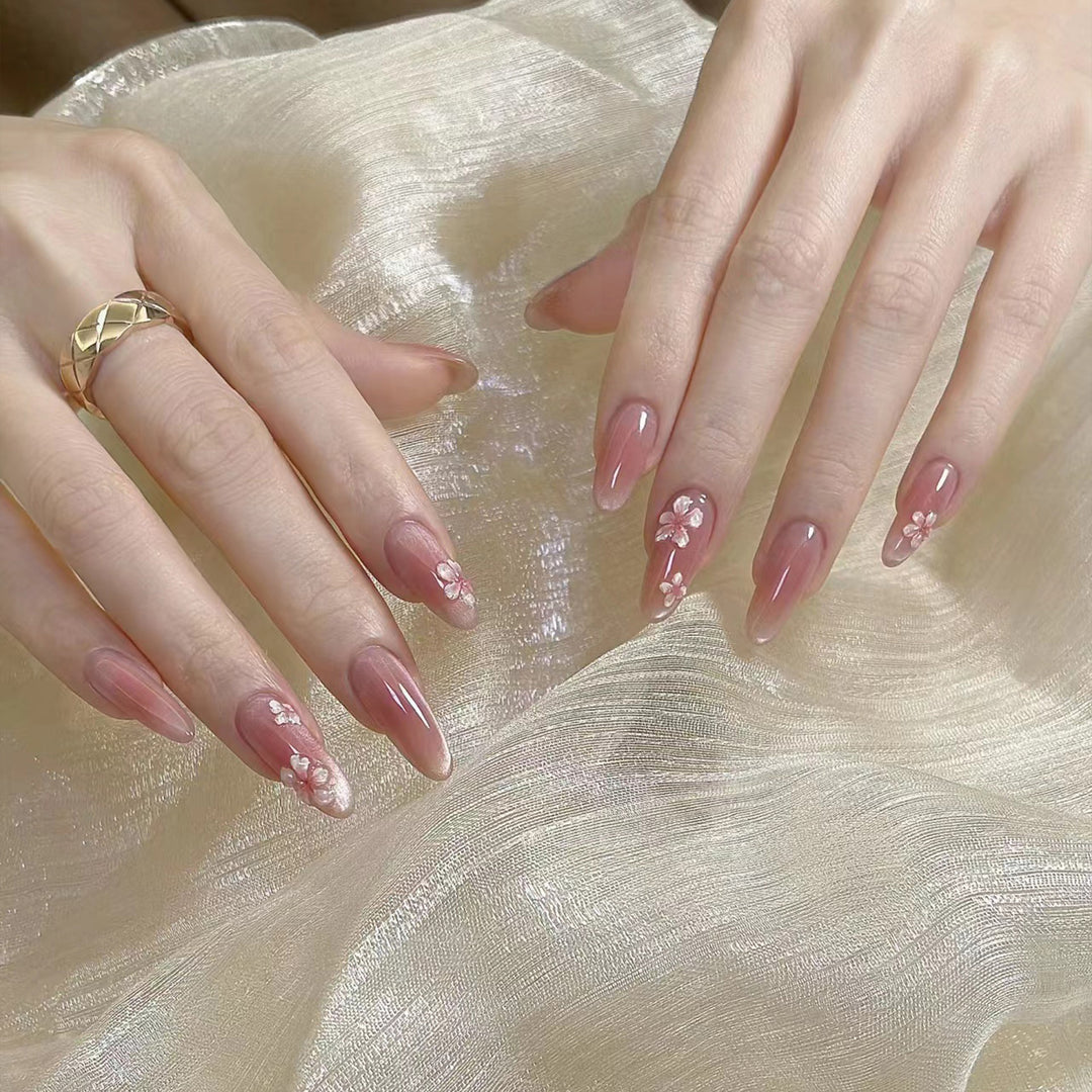 Artificial nail art with floral design Bowlift