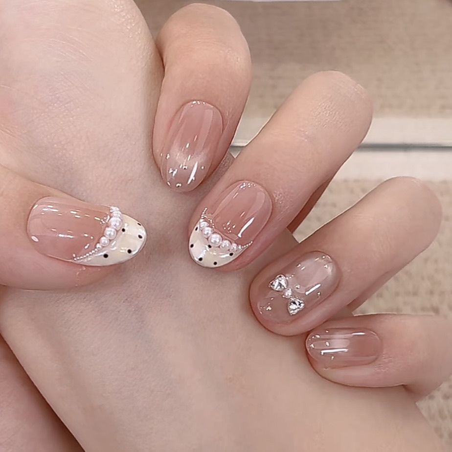 Glamorous Crystal-Studded Stiletto Press-On Nails Bowlift
