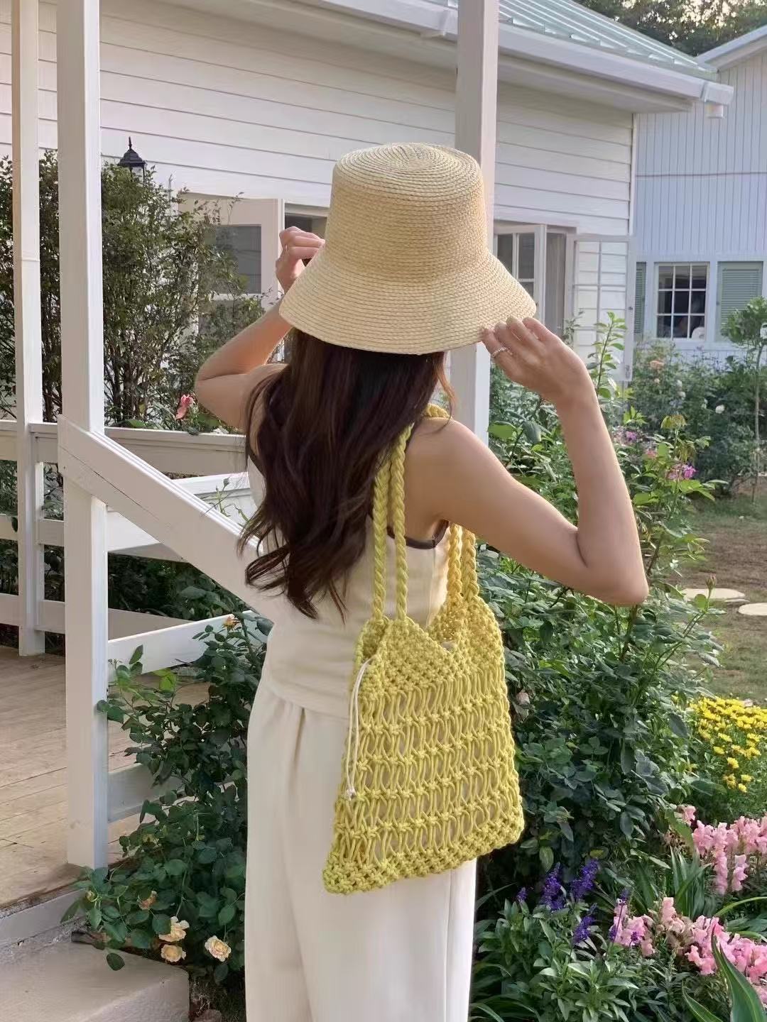 Trendy Mesh Handbag Bowlift